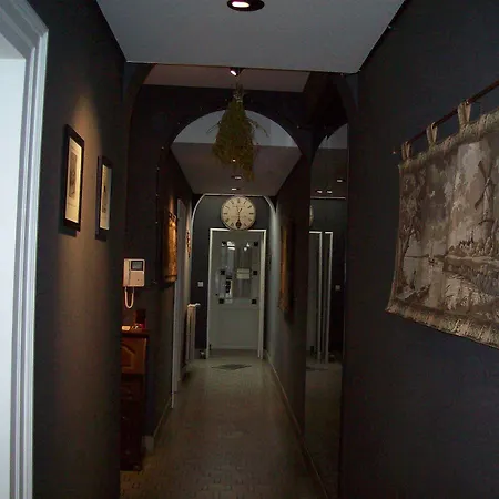 Nocleg ze śniadaniem An Officers House Brugia